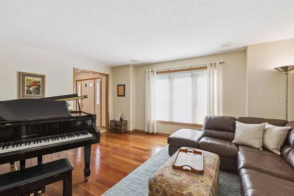 Woodbury, MN 55125,3448 Churchill DR
