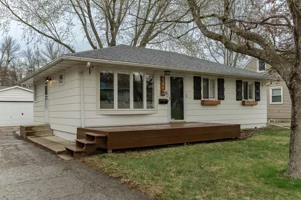 2204 18th ST NW, Rochester, MN 55901