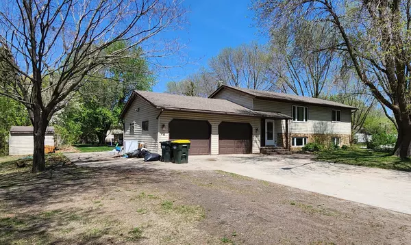 Willmar, MN 56201,829 Pleasantview DR SE