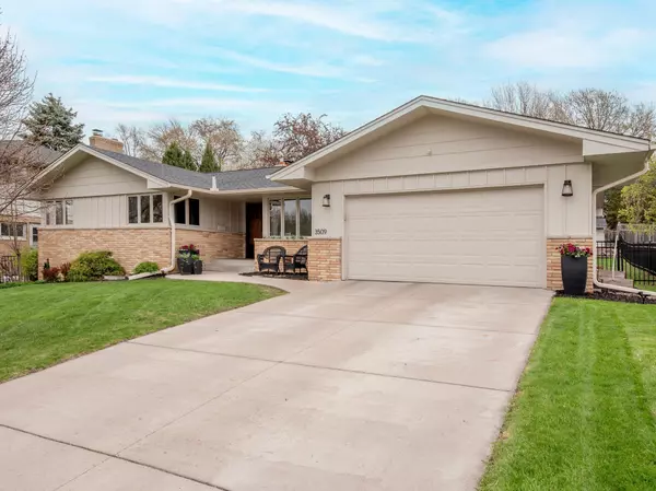 Saint Anthony, MN 55418,3509 NE Coolidge ST NE