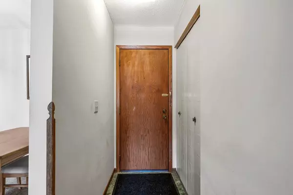 Roseville, MN 55113,2700 Oxford ST N #102
