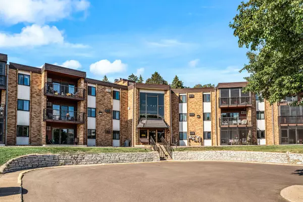 Roseville, MN 55113,2700 Oxford ST N #102