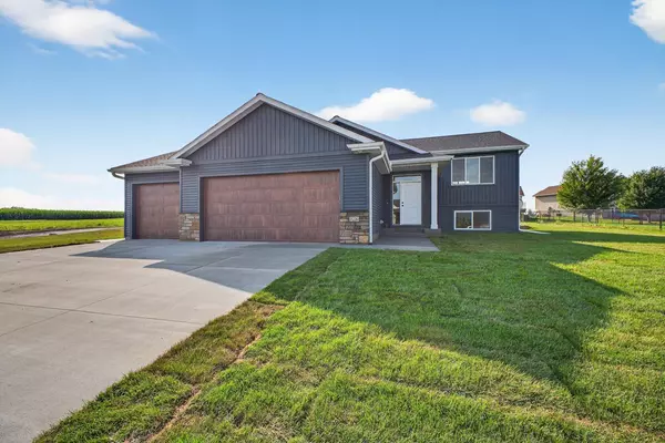 2220 Petersen DR NW, Stewartville, MN 55976