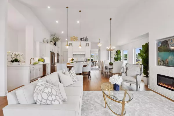 Medina, MN 55340,4592 Tovero TRL