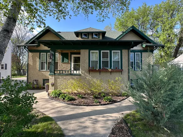 806 Ella AVE NW, Willmar, MN 56201