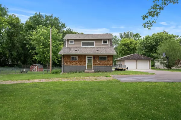 Maplewood, MN 55109,1319 County Road C E