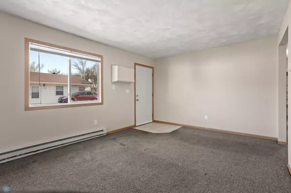 Fargo, ND 58102,726-728 31st ST N