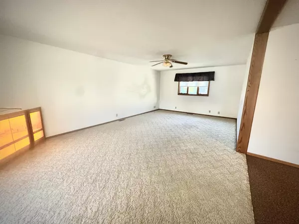 Fulda, MN 56131,414 3rd ST NE