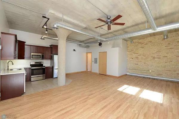 Fargo, ND 58102,210 11th ST N #205
