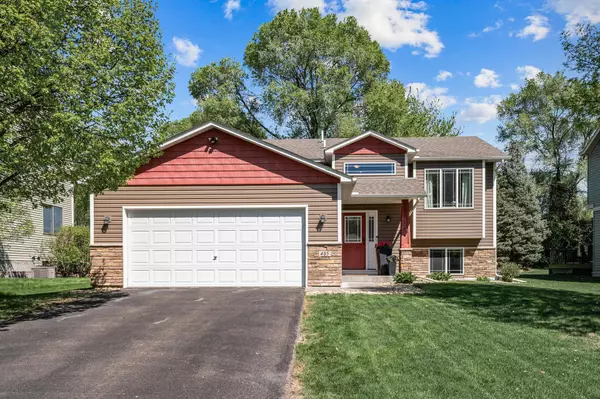 Champlin, MN 55316,405 Lancaster LN N