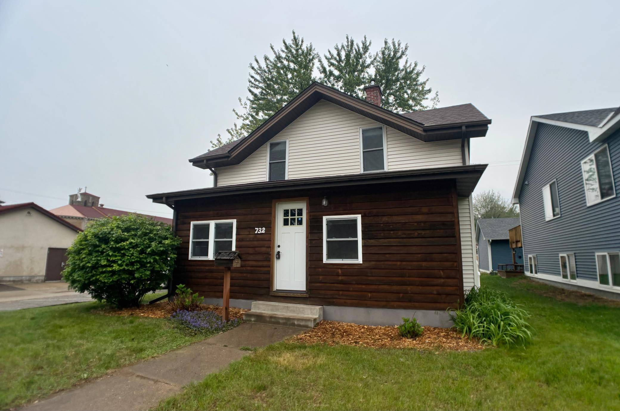 732 5th AVE S, South Saint Paul, MN 55075
