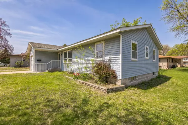 Hutchinson, MN 55350,95 Mcleod AVE NE