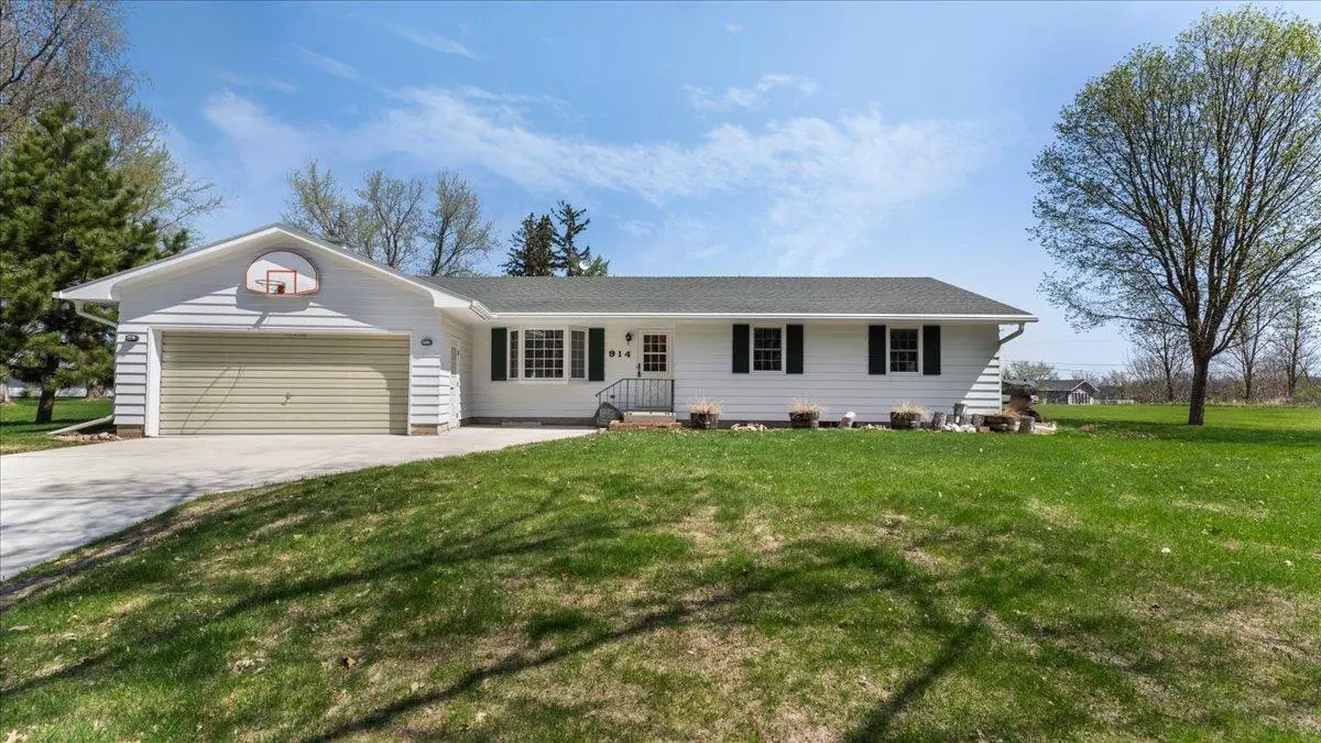 Long Prairie, MN 56347,914 Woodland CIR
