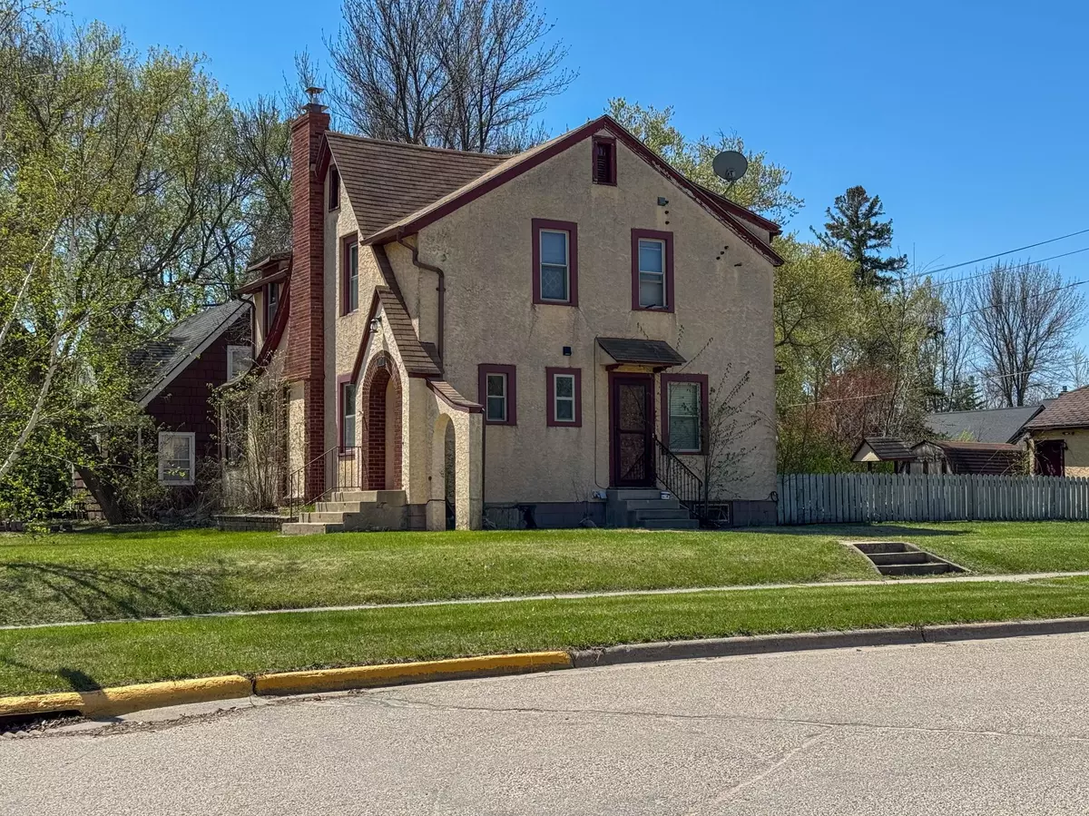 Red Lake Falls, MN 56750,502 Main AVE S