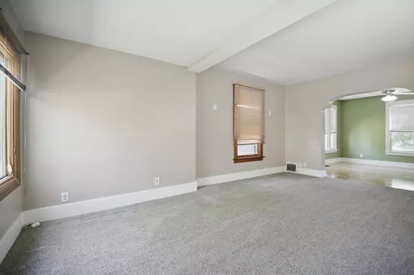 Faribault, MN 55021,733 1st ST SW