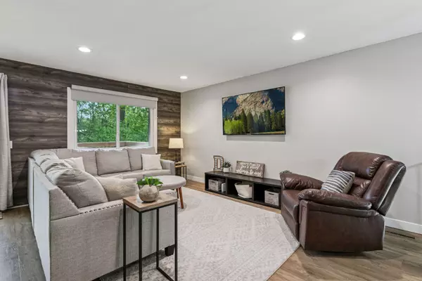 Burnsville, MN 55337,2313 E 122nd ST