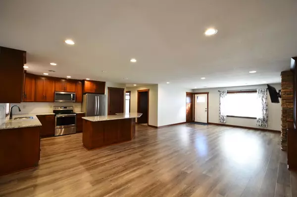 Zumbrota, MN 55992,1017 W 2nd ST