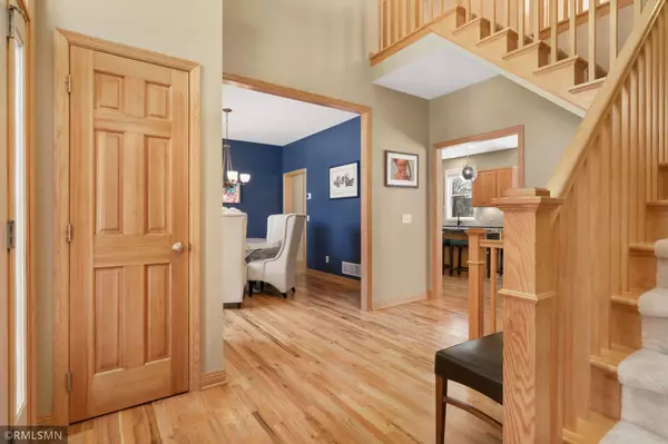 Woodbury, MN 55125,8767 Springwood DR