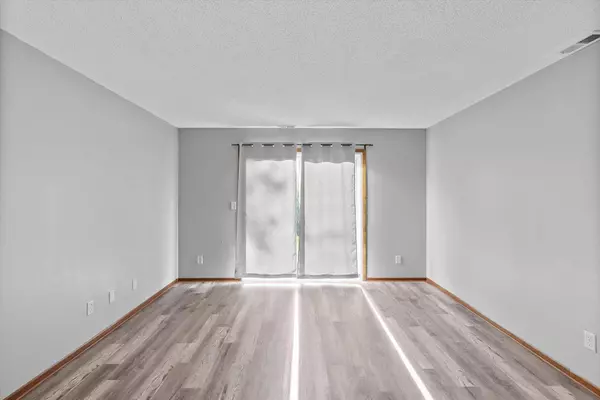 Vadnais Heights, MN 55127,836 Woodgate DR #109