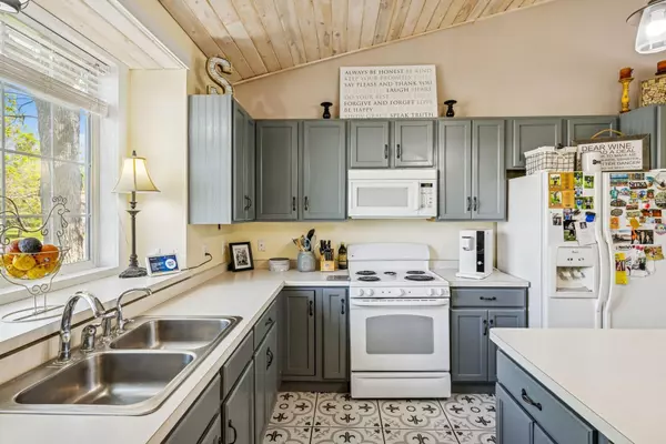 Rogers, MN 55374,13761 Dorothy DR