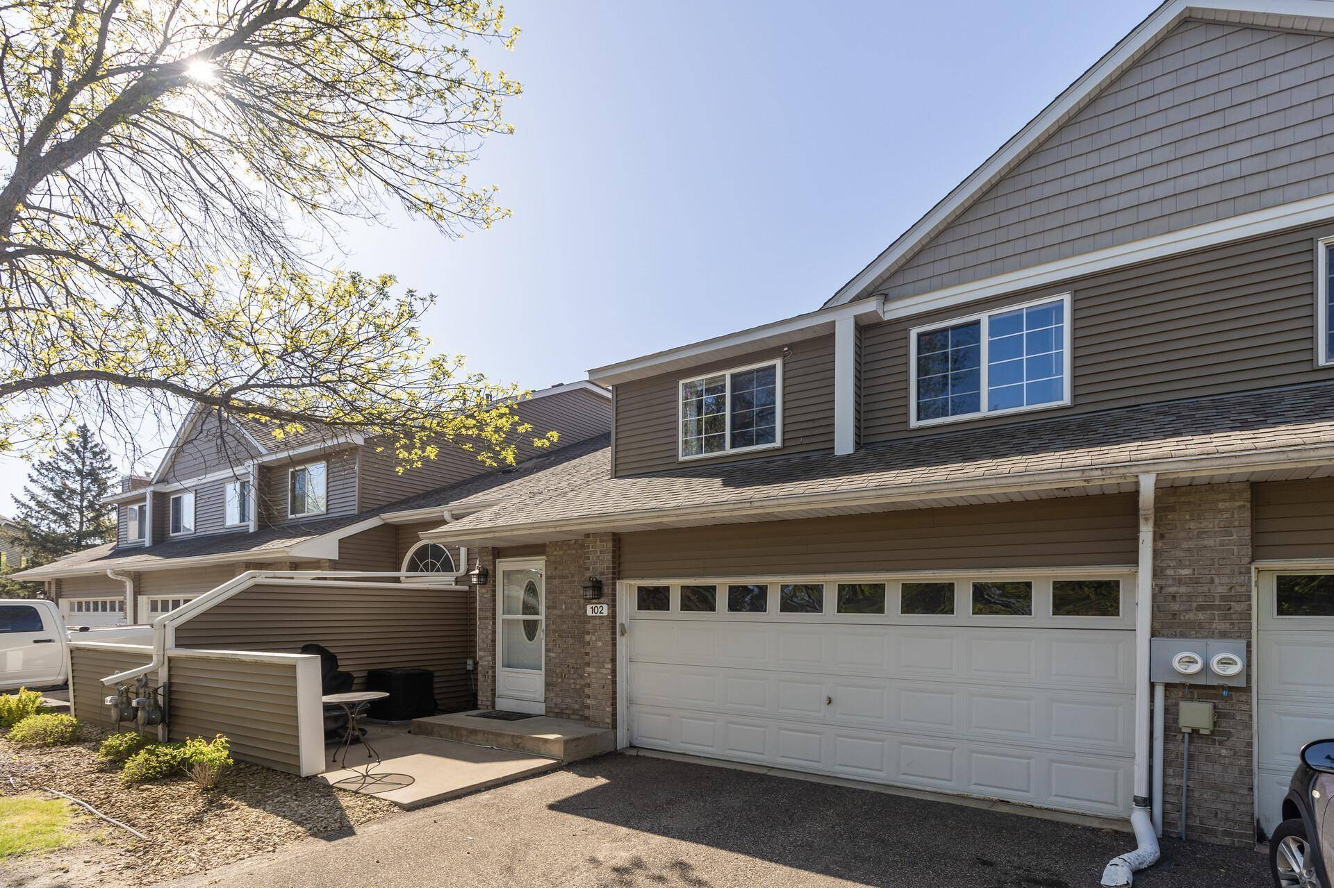 102 Primrose CT, Vadnais Heights, MN 55127