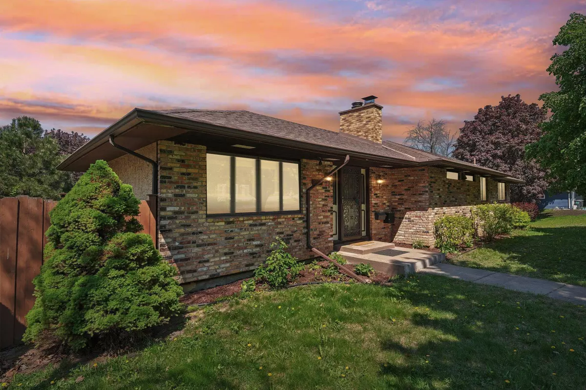 Saint Anthony, MN 55418,3208 Silver Lake RD NE