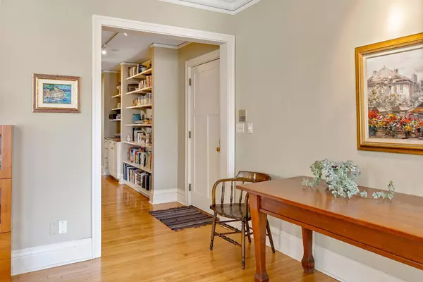 Minneapolis, MN 55405,2407 Girard AVE S #4