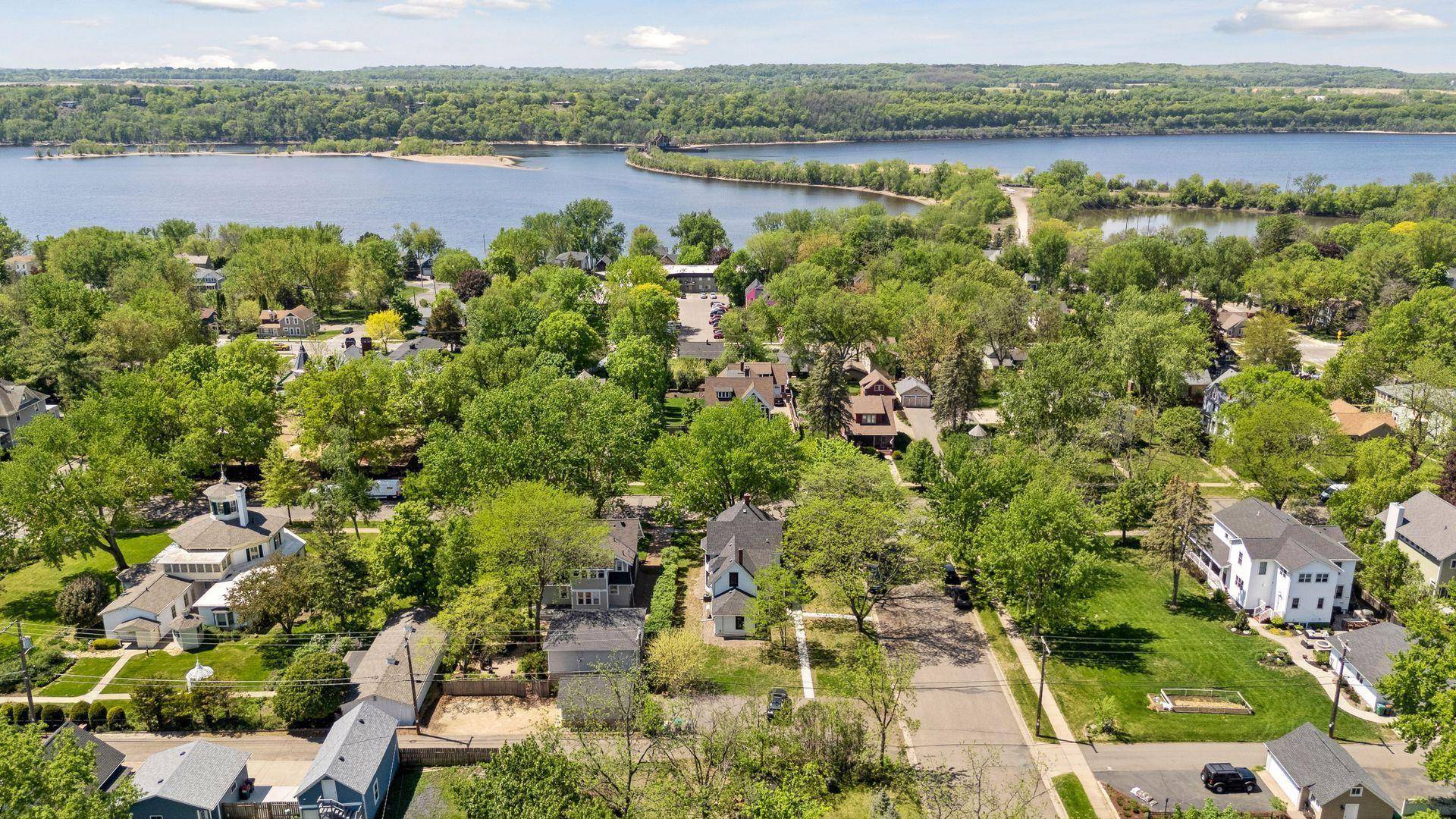 Hudson, WI 54016,1026 3rd ST