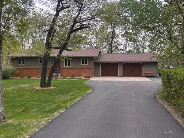 Alexandria, MN 56308,1908 S Oak Knoll DR