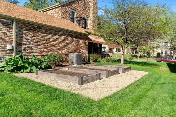 Minneapolis, MN 55417,5872 Oakland AVE