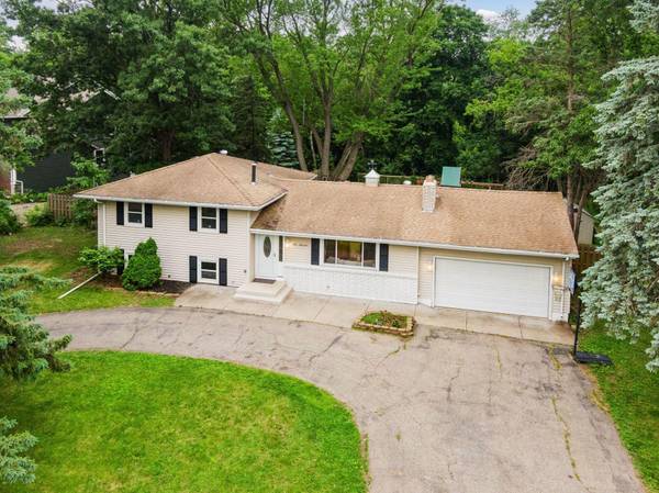4000 Auburn DR,  Minnetonka,  MN 55305