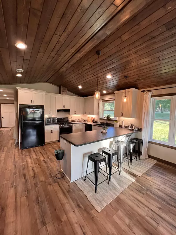 Miltona, MN 56354,12826 Parview LN NE