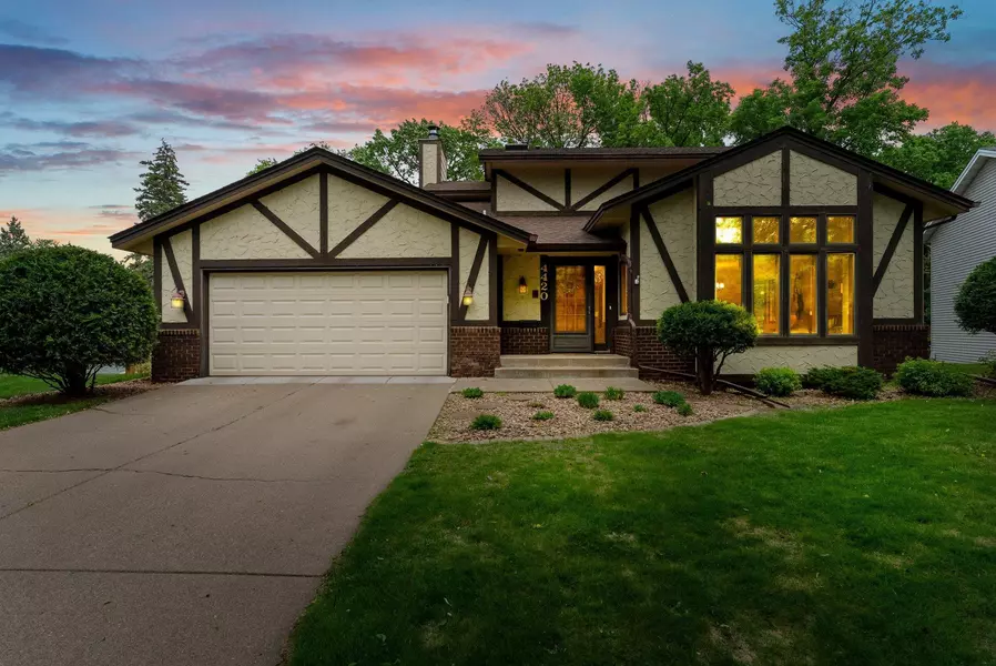 4420 Shoreview RD, Robbinsdale, MN 55422