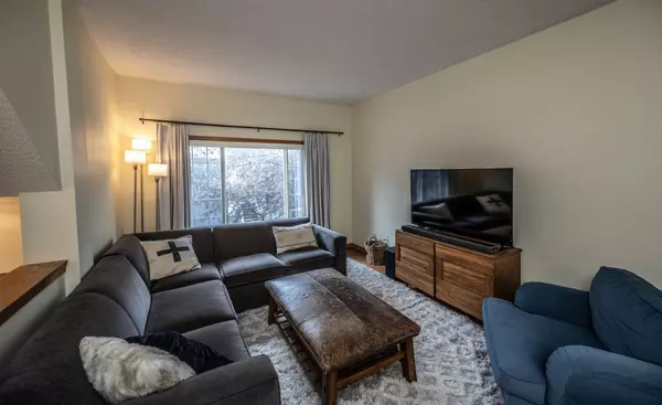Minnetonka, MN 55305,713 Fairfield CIR