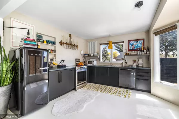 Shoreview, MN 55126,5535 Knoll DR