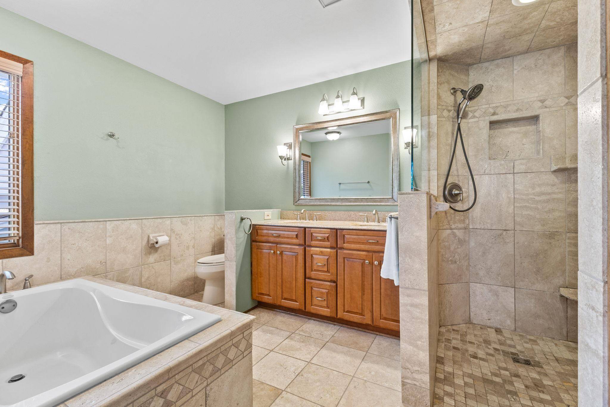 Eden Prairie, MN 55347,9553 Woodridge CIR