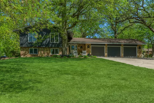 203 Douglas DR, Buffalo, MN 55313