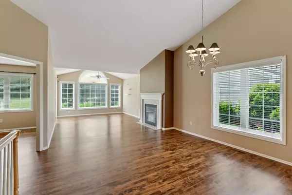 Victoria, MN 55386,8990 Deer Run DR