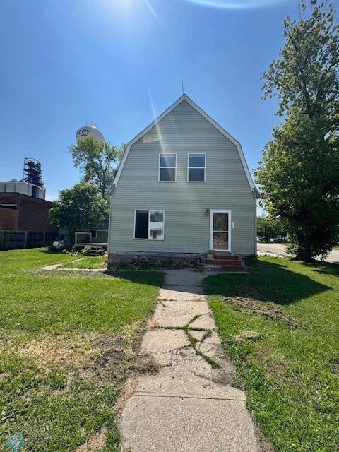 201 Central AVE, Finley, ND 58230