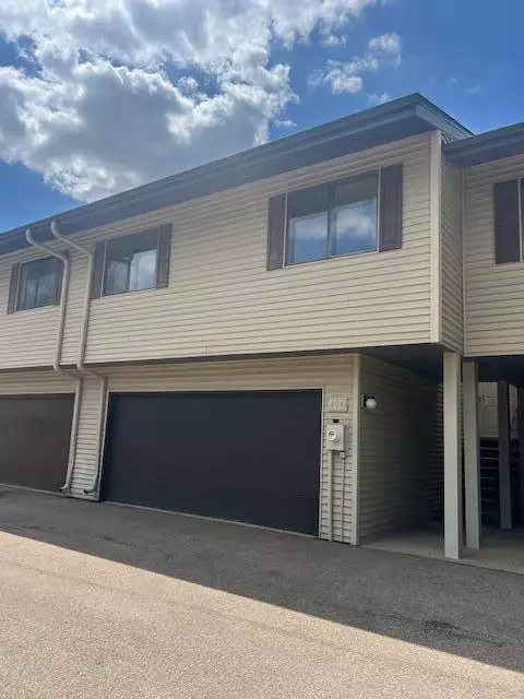 Hastings, MN 55033,404 Pleasant DR