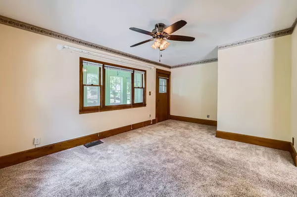 West Saint Paul, MN 55118,979 Livingston AVE