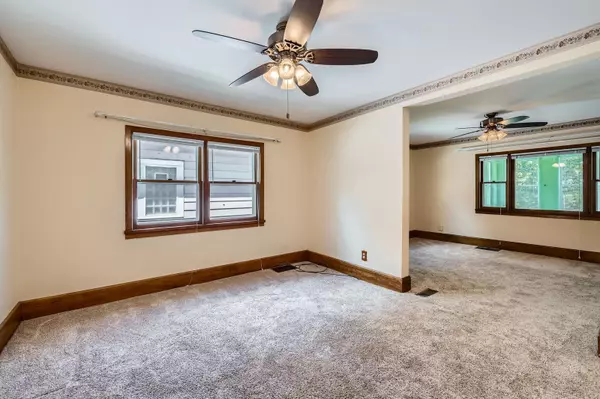 West Saint Paul, MN 55118,979 Livingston AVE