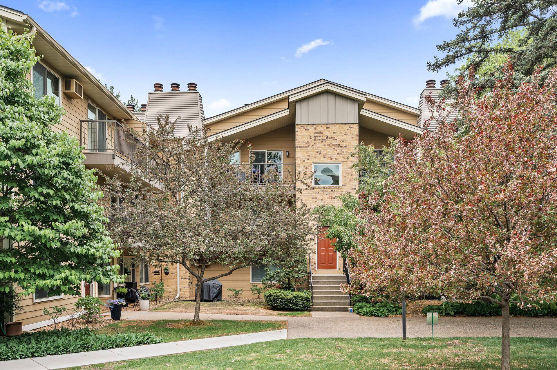 Saint Louis Park, MN 55416,2250 Ridge DR #31