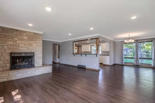 Le Center, MN 56057,355 N Lexington AVE