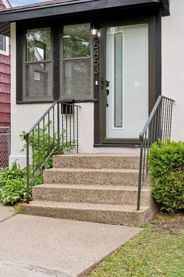 Minneapolis, MN 55417,5453 26th AVE S