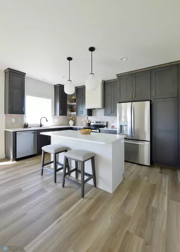 West Fargo, ND 58078,1182 Jill DR W