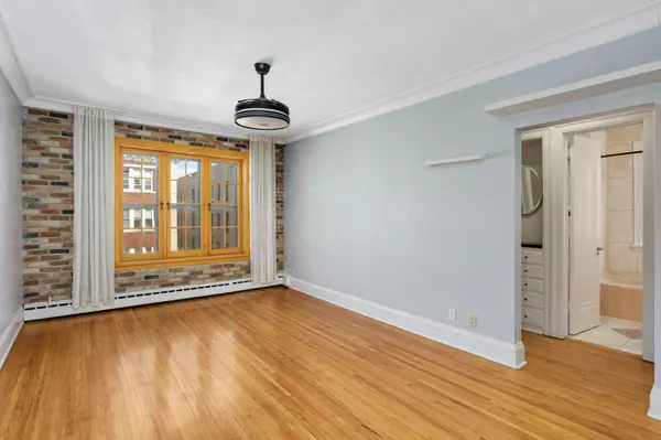 Minneapolis, MN 55403,1820 1st AVE S #201