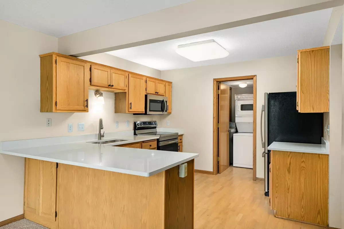 Eden Prairie, MN 55346,15264 Lesley LN