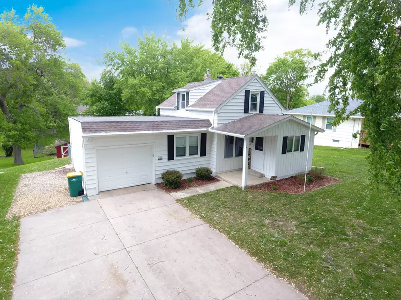 209 E Hawthorne ST, Albert Lea, MN 56007