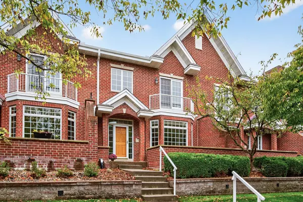 10830 Falling Water LN #C, Woodbury, MN 55129